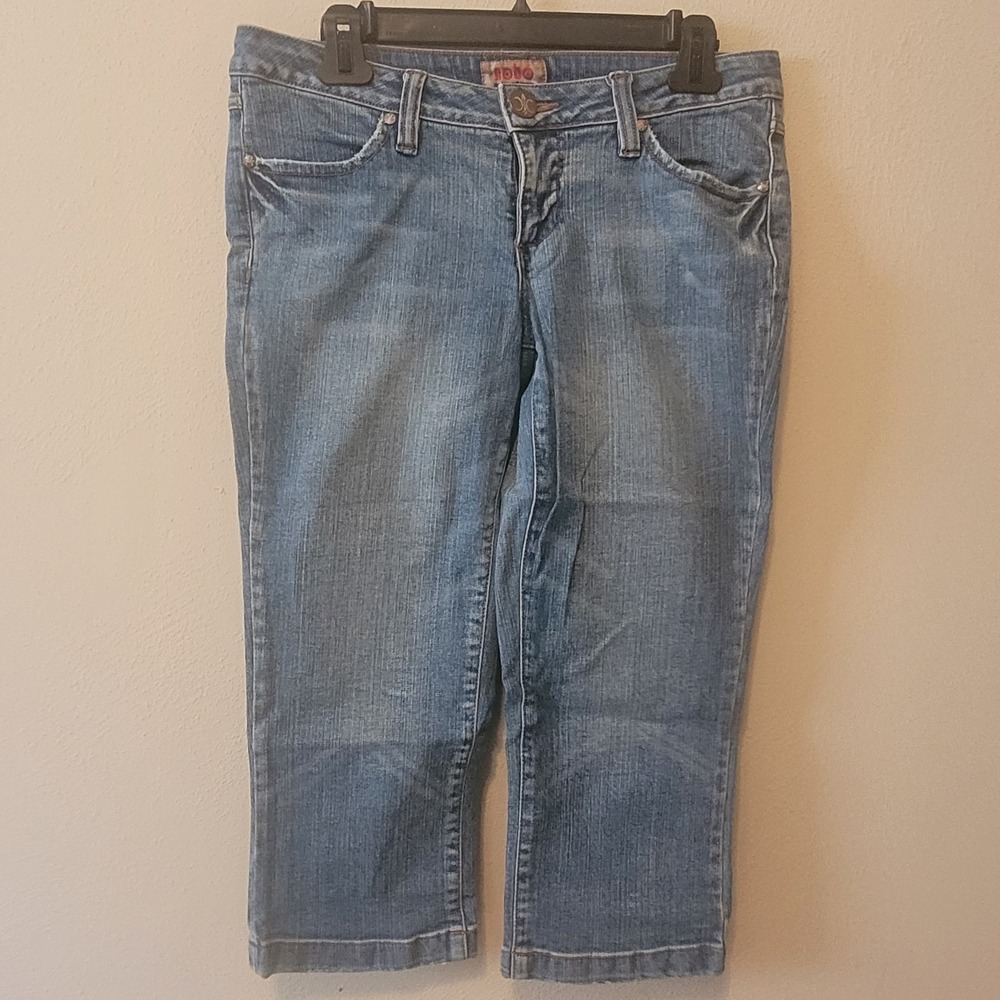 NOBO Women's Juniors Size 7 Blue Capri Medium‎ Wash Stretch Denim Jeans